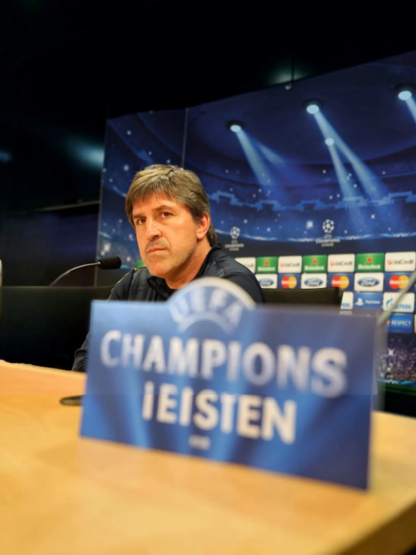 Jordi Roura at a Champions League press conference